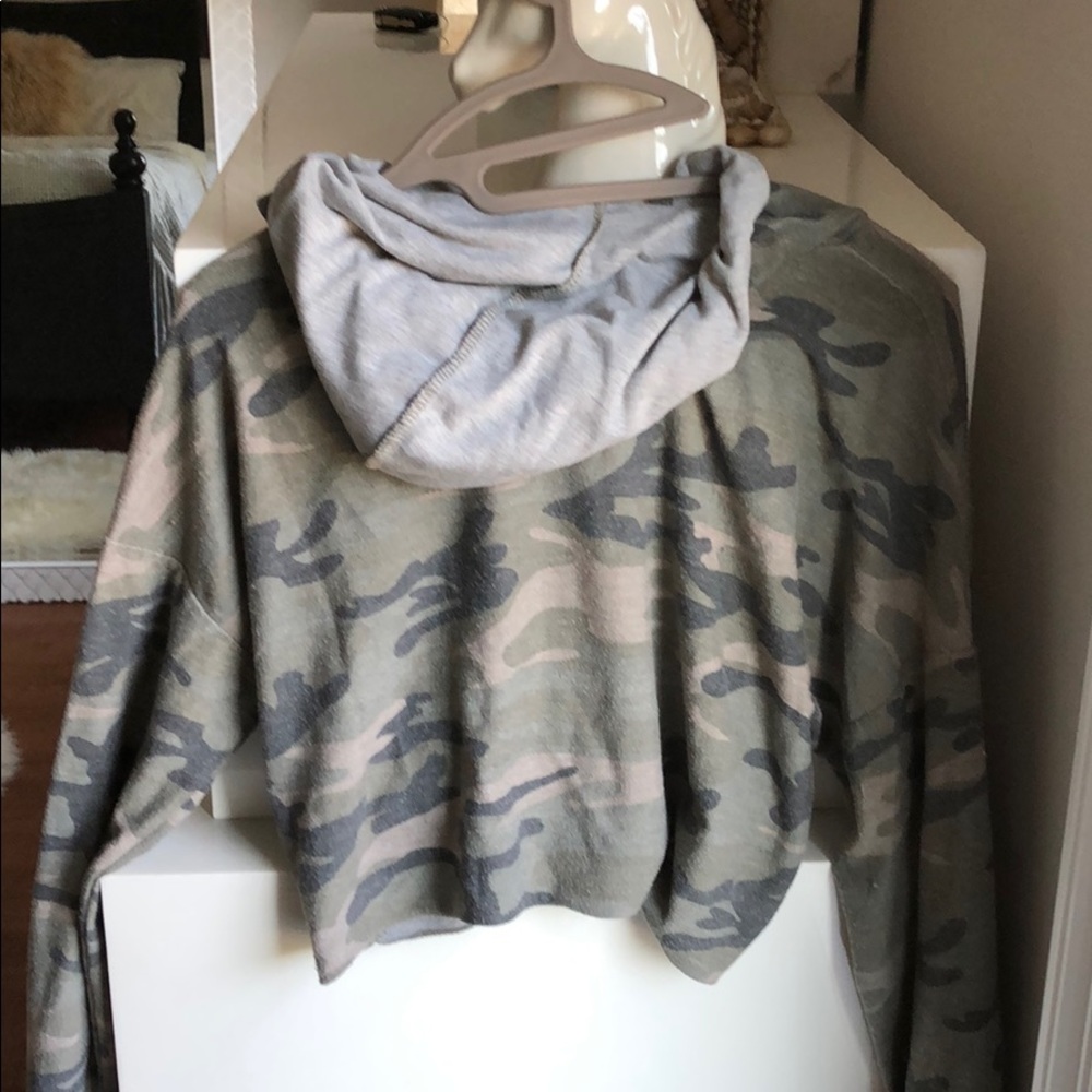 Cropped camo - Picture 2 of 2